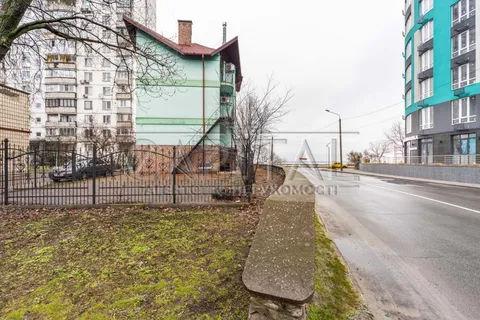 Продажа  коммерческое помещение Киевская обл., Украинка, Днепровский ул., 25 - 9/26