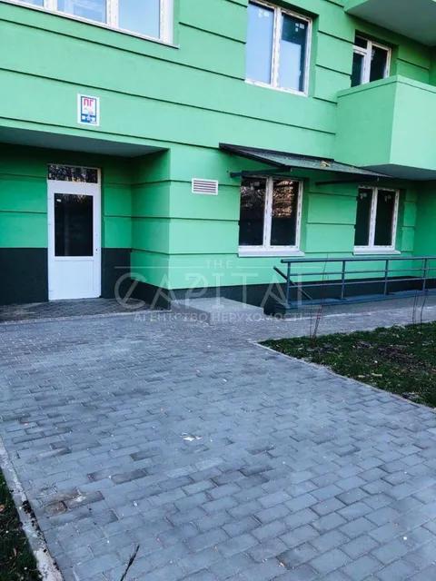Продажа  коммерческое помещение Киевская обл., Киев, Комарова Космонавта ул., 1 - 2/12